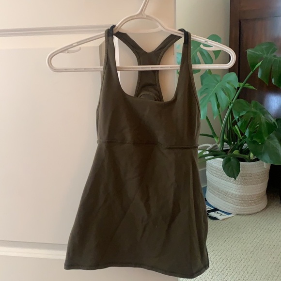 Lulu workout top - Picture 3 of 5